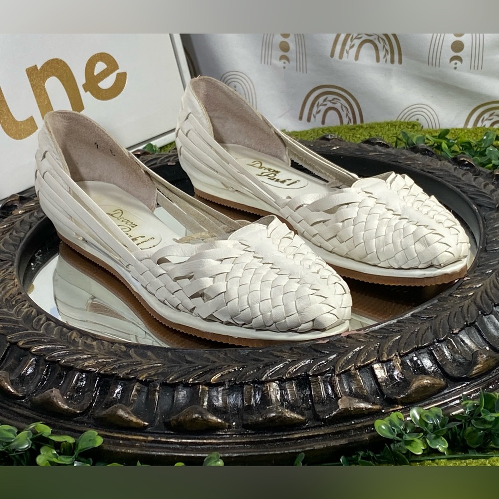 Stylish Women's Woven Flats in Cream